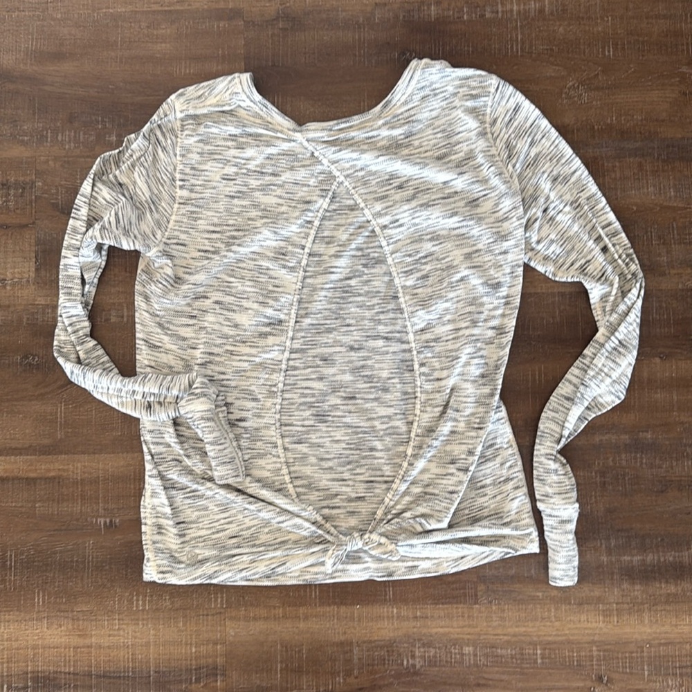 Lululemon open tie back long sleeve sz 8